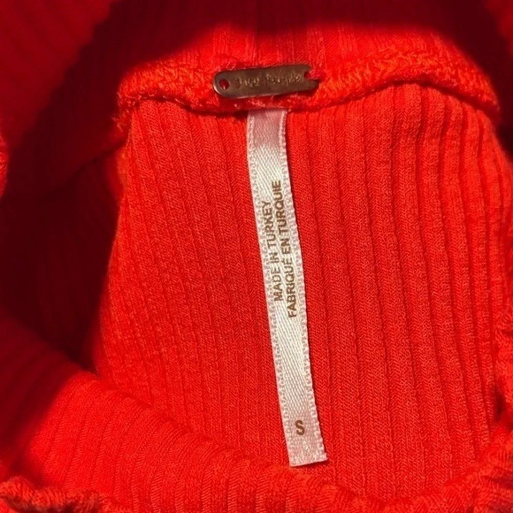 Free People Women Red‎ Ribbed Mock Neck Puff Shoulder Long Sleeve Top Size S